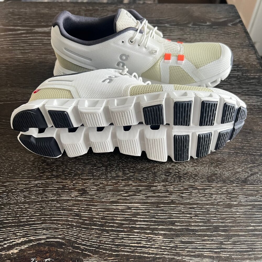 Women's On Clouds shoes - brand new, never worn - Picture 3 of 4